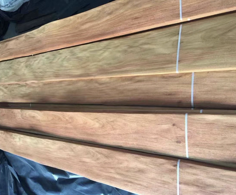 kopen 0.5m-2m / 2cm-2.44m / 2.45m-3.6m Lengte Burma padauk Natuurlijke houten fineer online manufacture