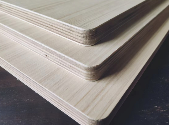 kopen Glat gesneden en gezaagd afwerking van massief hout fineer meerdere lagen triplex op maat online manufacture
