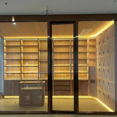 The source factory's Spanish cedar wood cigar room is designed and decorated with constant temperature and humidity. It features a private custom-made solid wood cigar cabinet